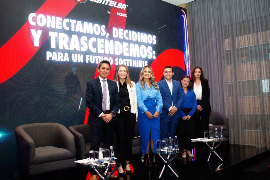 Juan Miguel Gallego, subdirector general de Prospectiva y Desarrollo Nacional del Departamento Nacional de Planeación - María Isabel Cárdenas, directora ESG de Cementos Argos - Katherine Bobadilla, directora de Sostenibilidad de Camacol -  Luis Ernesto Silva, presidente de Centelsa by Nexans y VP de la Unidad Andina - Nancy Torres, decana de Ingeniería civil y ambiental de la Escuela Colombiana de Ingeniería Julio Garavito - Angélica Ospina, directora técnica y cofundadora del Consejo Colombiano de Construcción Sostenible.